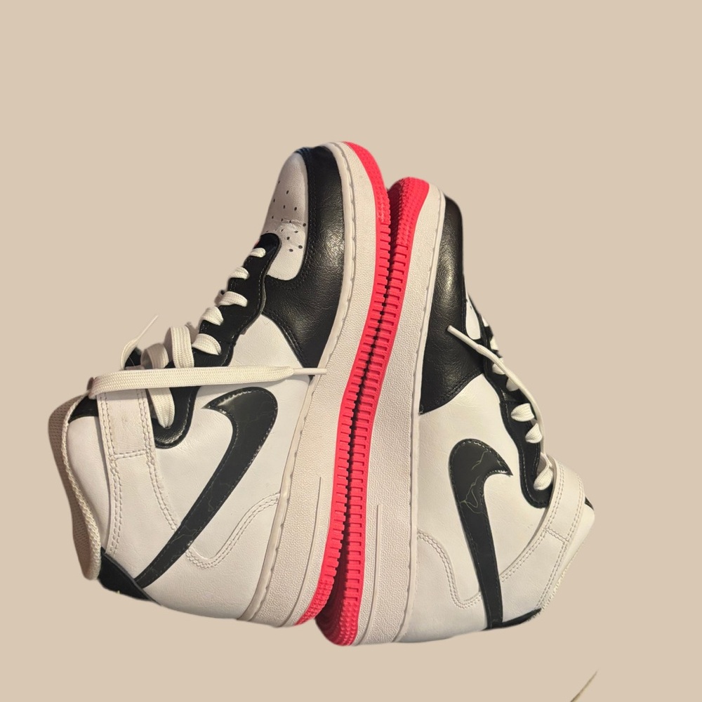 Nike White and Black Sneakers with Pink Accents